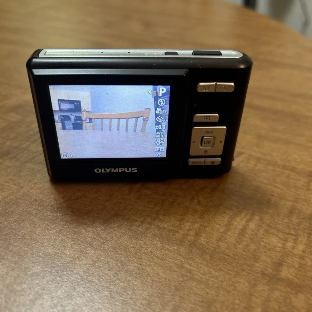 Olympus T-100 Digital Camera 12 Megapixel Black‎ Tested Battery Include See Desc